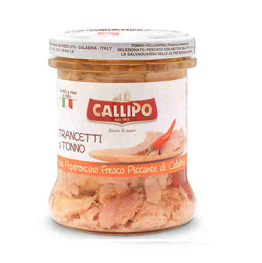 Slices of tuna with chilli